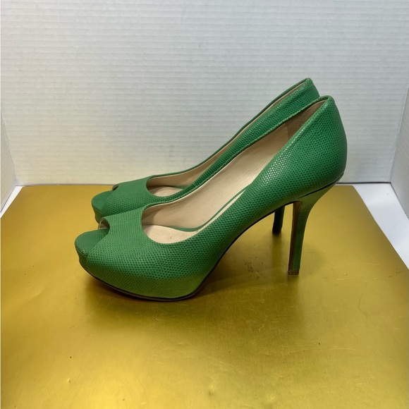Nine West Green Textured Heels - Picture 3 of 6